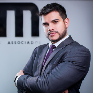 Cm - Advogados Associados